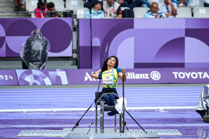 A baiana Raíssa Machado conquistou a medalha de prata no lançamento de dardo da classe F56. A atleta brasileira garantiu a medalha de prata com a marca de 23.51m