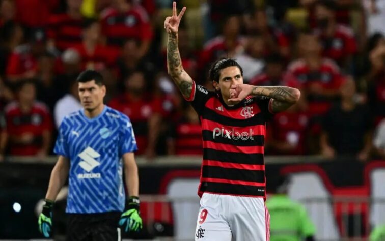 Contra o Bolívar, na fase de grupos da Libertadores, Pedro fez um dos gols do placar de 4 a 0 no Maracanã. O time boliviano sofreu um gol do atacante nesta temporada.