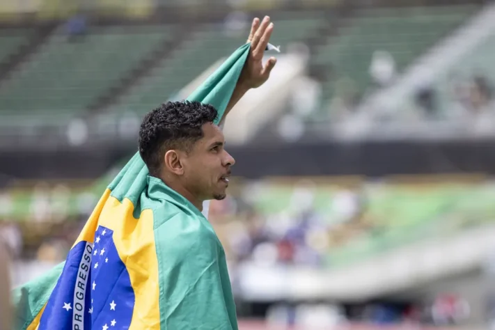 Mateus Evangelista conquistou a medalha de bronze no salto em distância (T37). Além da medalha paralímpica, o atleta também conquistou sua melhor marca na temporada com um salto de 6,20m.