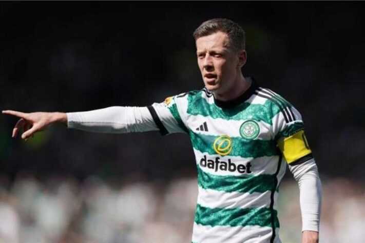 Callum McGregor - se aposentou da Escócia, e atua no Celtic, tambem da Escócia