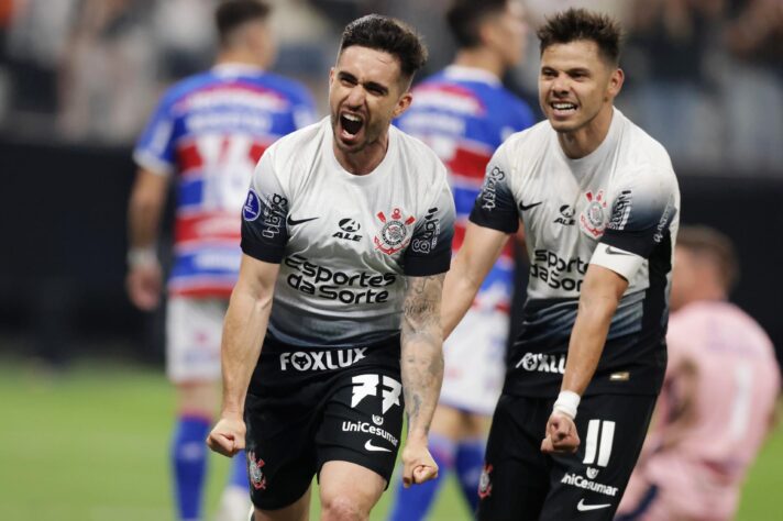 Corinthians (3): Félix Torres (Equador), Ángel Romero (Paraguai) e José Martínez (Venezuela)