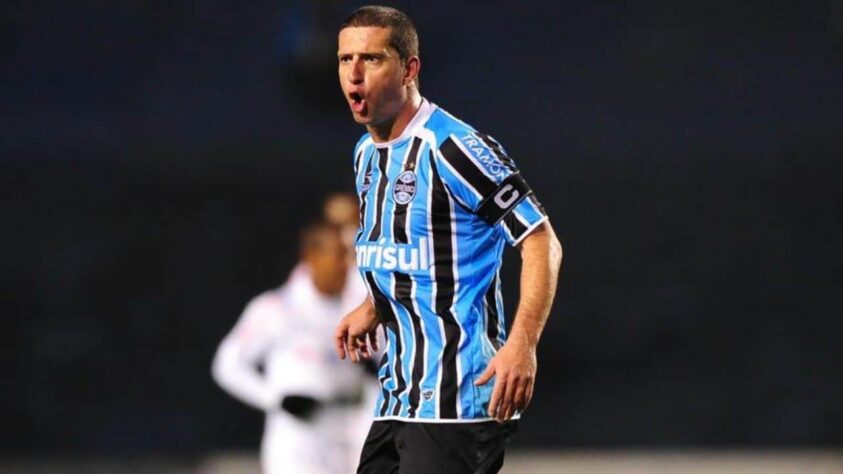 4. Fábio Rochemback - Internacional: 1999-2001 / Grêmio: 2009-2011