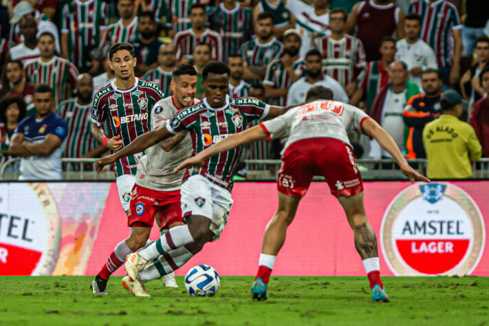 A dominância da partida, normalmente, fica com o Fluminense. Assim, as porcentagens são favoráveis ao Tricolor, com 57,8% de posse de bola como média geral de todos os 10 confrontos.