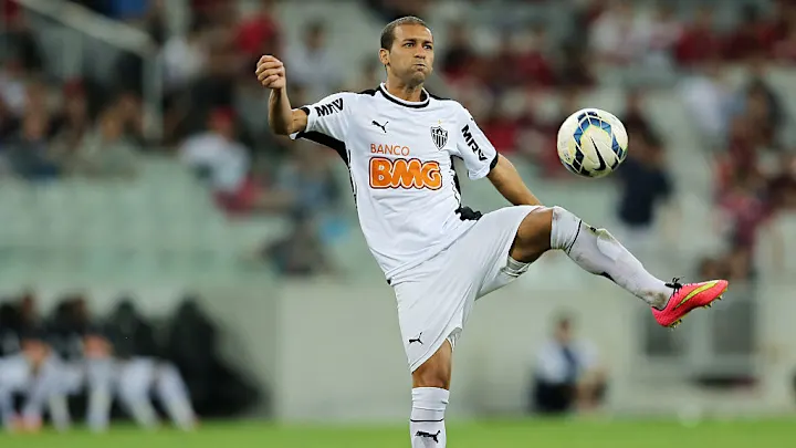 3. Pierre: Atlético-MG (2011–2015) - Fluminense (2015–2016)