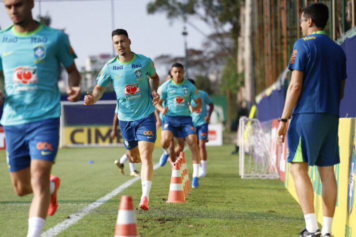 Treino Seleção Brasileira treina na Academia do Palmeiras para enfrentar o Chile, nesta segunda-feira 07/10