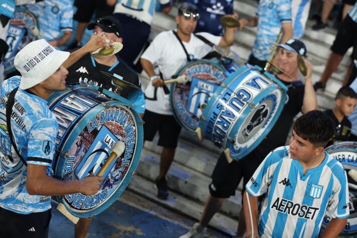 Torcedores do Racing antes do início da partida