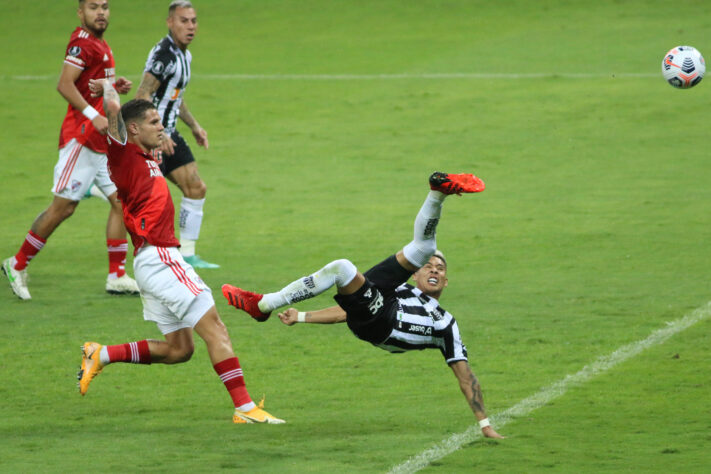 Eliminou o River Plate na semifinal da Libertadores (4 Libertadores)