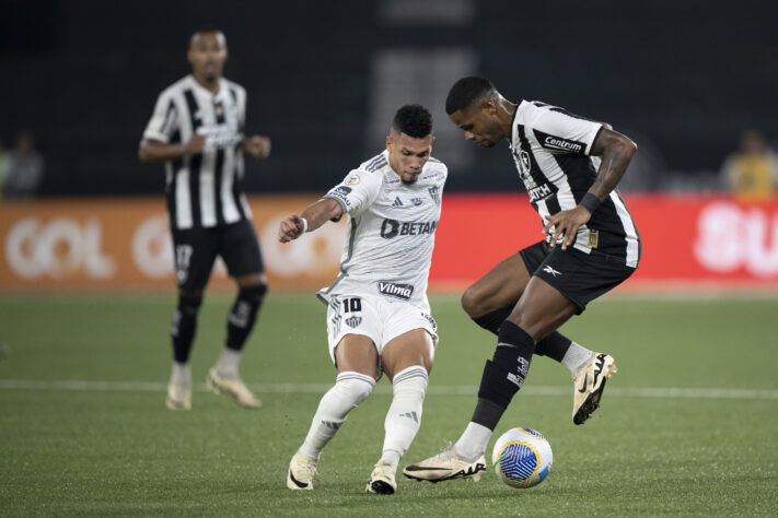 A final da Libertadores de 2024 está definida! O duelo será entre duas equipes brasileiras: Atlético-MG e Botafogo. Por isso, o Lance! separou o ranking dos clubes brasileiros com mais finais da Libertadores (1960-2024); veja