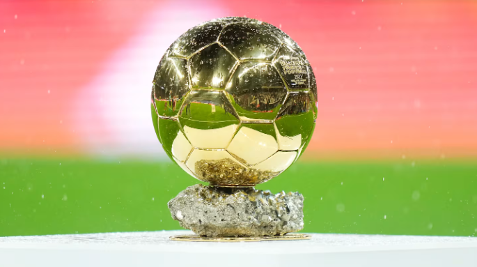 A cerimônia da premiação Bola de Ouro 2024 acontece, nesta segunda-feira (28), em Paris. Entre as indicadas na categoria de melhor jogadora da temporada de 2023/24 estão as brasileiras Gabi Portilho, do Corinthians e Tarciane, do Houston Dash. Relembre as últimas vencedoras do prêmio Bola de Ouro Feminina.