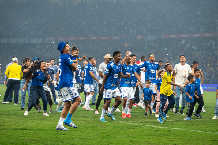 11 títulos - Cruzeiro ( seis Copas do Brasil, quatro do Campeonato Brasileiro e uma Série B)