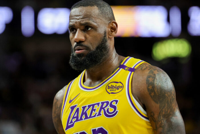 LeBron James vai para a 22ª temporada na NBA! Saiba celebridades que não eram nascidas na estreia do King