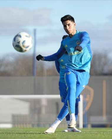 POL FERNÁNDEZ  - o volante já anunciou que vestirá uma nova camisa em 2025. Rumores indicam que o argentino assinou um pré-contrato com o Fortaleza. No entanto, Botafogo e São Paulo também já foram apontados como possíveis destinos do camisa 8.