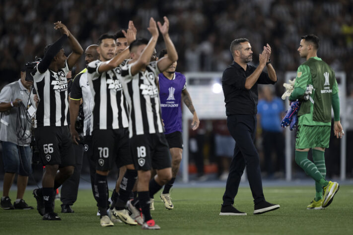 O Botafogo venceu o Peñarol por 5 a 0 na última quarta-feira (23) e o time de Artur Jorge cravou um lugar entre as maiores goleadas desta fase da competição; relembre as goleadas em semifinais da Liberta