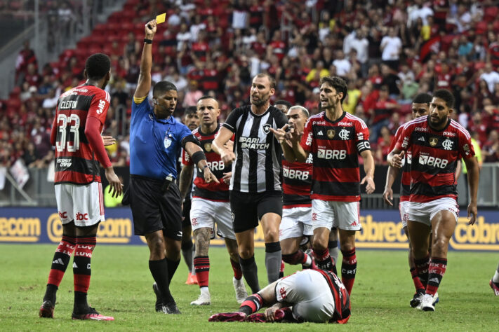 Flamengo - 52 cartões amarelos