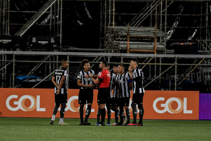 Botafogo - 85 cartões amarelos