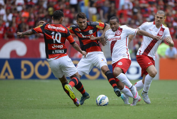 Flamengo só tem seis vitórias como visitante contra o Internacional; relembre os jogos