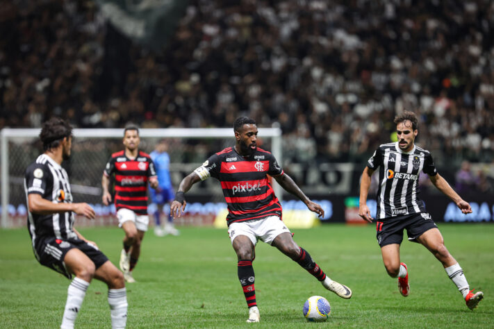 Placares agregados: Flamengo 3 x 1 Corinthians e Atlético-MG 4 x 3 Vasco