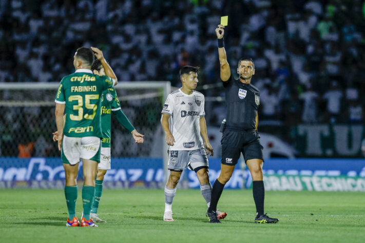 5° Palmeiras, Grêmio: 74 cartões amarelos