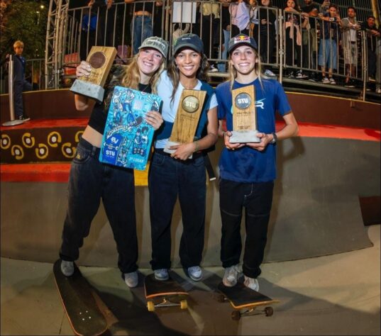 Street Feminino- 1° Rayssa  Leal (82.80 pontos)/ 4° Pâmela Rosa (60,60 pontos)/ 6° Isabelly Ávila (50,40 pontos) 