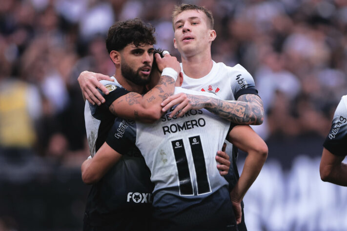 O Corinthians não vence um clássico contra seus principais rivais do futebol brasileiro há 15 meses. A última vez foi no duelo de ida da semifinal da Copa do Brasil de 2023, contra o São Paulo. De lá para cá enfrentou rivais 10 vezes mas não venceu nenhum. O Timão recebe o Palmeiras para mais um Derby nesta segunda (4) pela 32° rodada do Brasileirão; relembre os resultados dos últimos clássicos do clube alvinegro