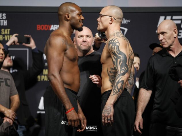 17- Anthony Smith - UFC 235 - 2/3/2019 - Decisão unânime