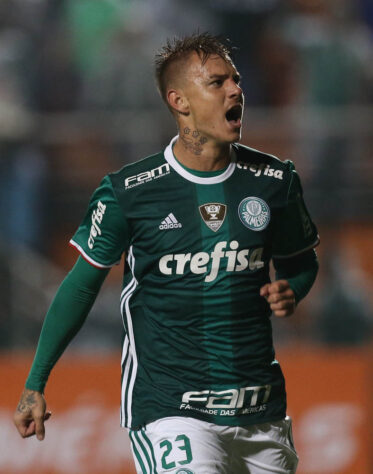 Róger Guedes: Palmeiras (2016–2018); Corinthians (2021-2023)