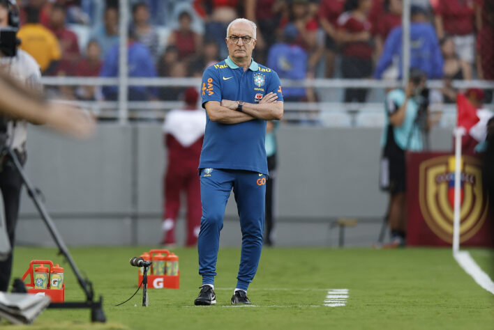 Dorival Júnior durante a partida entre Venezuela e Brasil