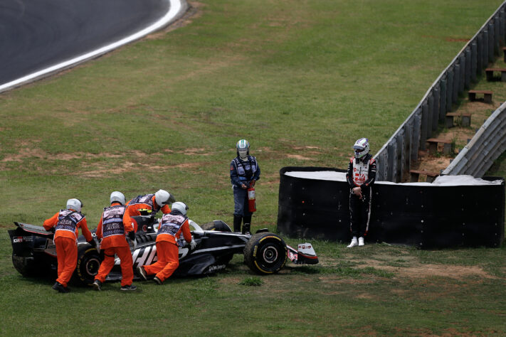 Após o abandono de Hulkenberg, Norris e Piastri inverteram as posições