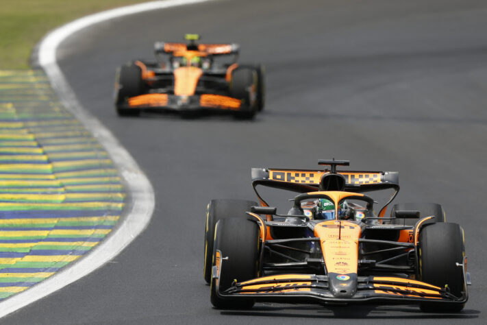 1ª - A McLaren possui onze vitórias na prova, conquistadas antes da Ferrari