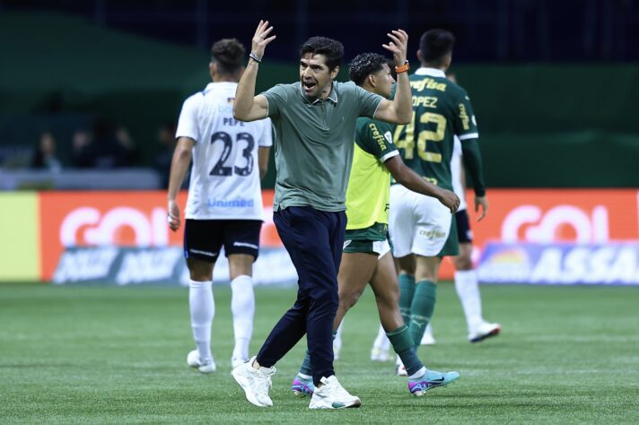 Abel Ferreira comemorando a vitória do Palmeiras