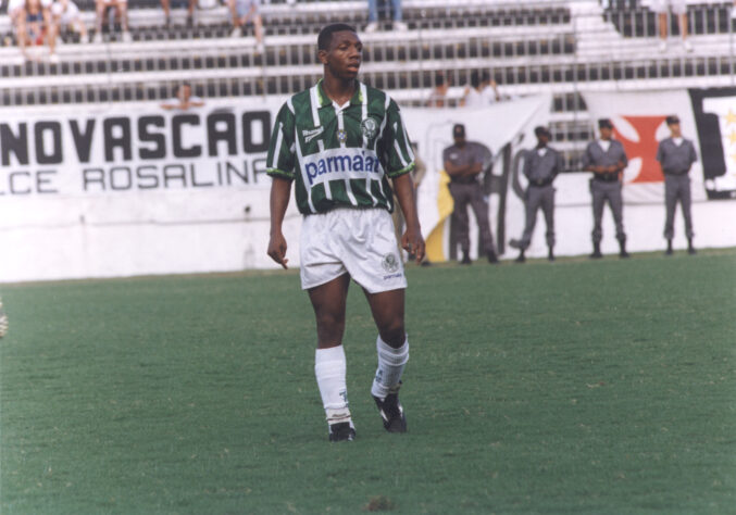 Amaral (volante) - Ganhou o Brasileiro (1993 e 1994), o Paulista (1993, 1994 e 1996) e o Rio-São Paulo (1993) pelo Palmieras. No Grêmio, chegou em 2003, mas sem grande destaque.