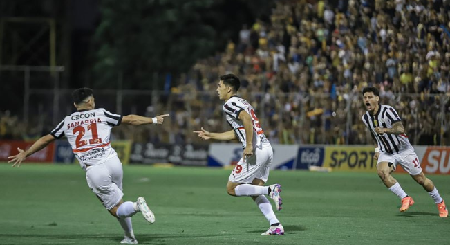 Libertad (Paraguai) - Campeão do Torneio Apertura do Campeonato Paraguaio