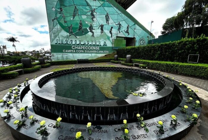 Acidente da Chapecoense completa oito anos; veja homenagens