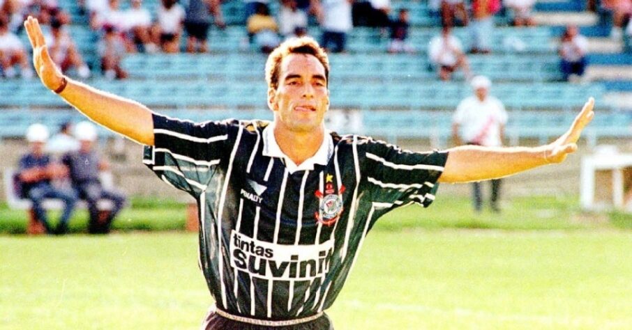 Edmundo: Palmeiras (1993–1995 e 2006–2007) e Corinthians (1996)