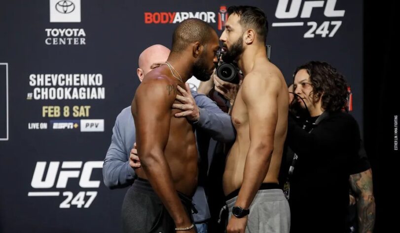 19- Dominick Reyes - UFC 247 - 8/2/2020 - Decisão unânime