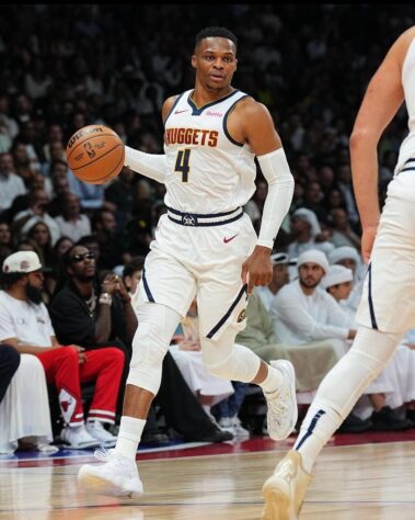 Russell Westbrook alcançou a marca de 200 triplo-duplos na última terça-feira (19), o jogador é o primeiro na história da liga a liderar um ranking e aumentar o seu recorde; confira o ranking