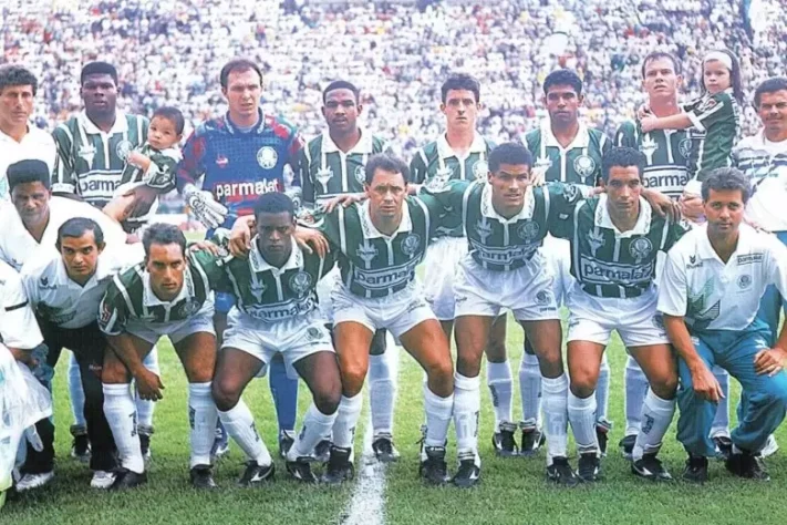 Década de 90: top 3 melhores clubes do futebol brasileiro (ao lado de São Paulo e Corinthians).