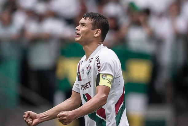 Thiago Silva fez postagem no Instagram sobre a fuga do Fluminense do rebaixamento.