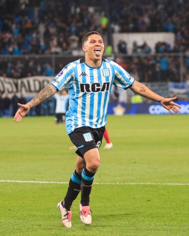 Juanfer Quintero (COL) - Racing - 17 votos