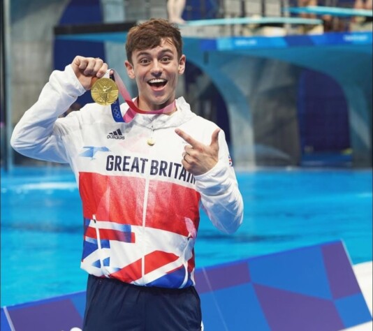 Tom Daley - o atleta de saltos ornamentais se aposentou depois das Olimpíadas.