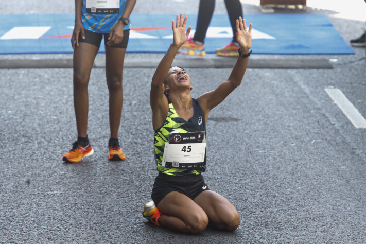 A brasileira Nubia de Oliveira garantiu a volta do país para o pódio da São Silvestre ao chegar em terceiro lugar.