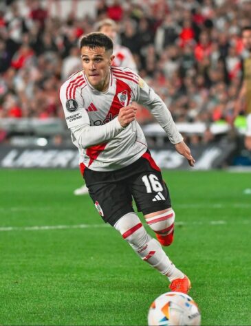 Zagueiro: Fabricio Bustos (River Plate)