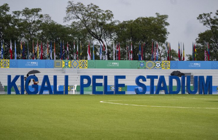 Kigali Stadium - Ruanda: O estádio da capital do país africano é um dos maiores do leste da África e teve oficialmente o nome alterado para Kigali Pelé Stadium após a morte do Rei do Futebol. 