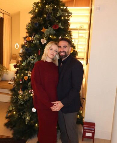 Fora da temporada 2024, o lateral Dani Carvajal passou o Natal ao lado da esposa Daphne Cañizares. 