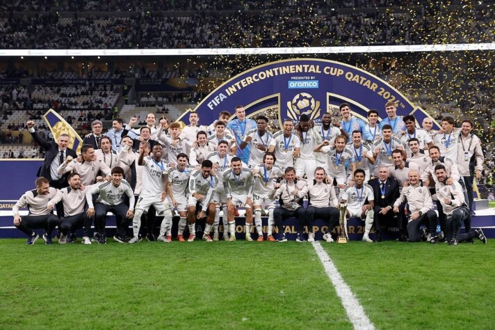 O Real Madrid tem como objetivo alcançar a tríplice coroa nesta temporada. Apenas oito times conseguiram conquistar essa proeza, vencendo o campeonato nacional, a Liga dos Campeões e a principal copa do país em uma mesma temporada. Confira quais times já alcançaram esse feito!  Mudança