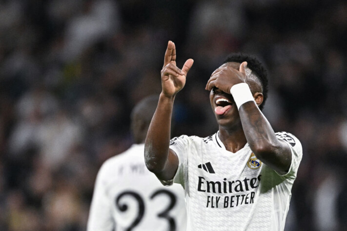 Vini Jr marcou dois gols na goleada de 5 a 1 do Real no jogo sobre o RB Salzburg.  Agora, o brasileiro tem 28 gols em 51 partidas disputadas na Champions League. O atacante ultrapassou Sadio Mané, Rivaldo, Sterling e Suárez - todos com 27 gols.