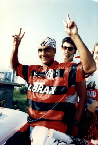 No dia 14 de janeiro de 1995, Romário desembarcou no Rio de Janeiro para ser apresentado como jogador do Flamengo, dias antes de ser eleito pela Fifa o melhor jogador do mundo em 1994, ano em que ajudou a Seleção a conquistar a Copa do Mundo. Em comemoração desta data, o Lance! separou uma lista com os números e títulos do craque pelo Rubro-Negro.