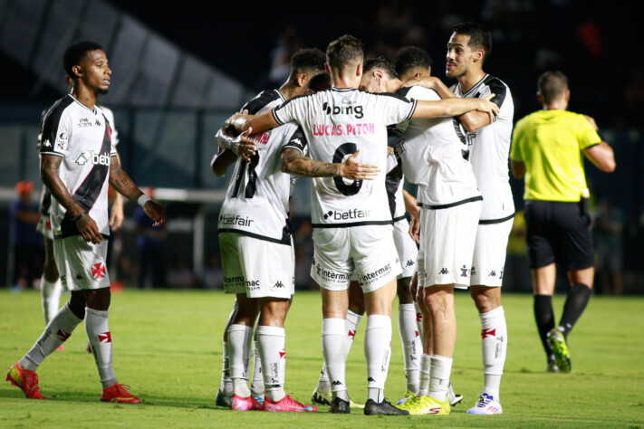 Vasco VENCEU a Portuguesa por 4 a 1