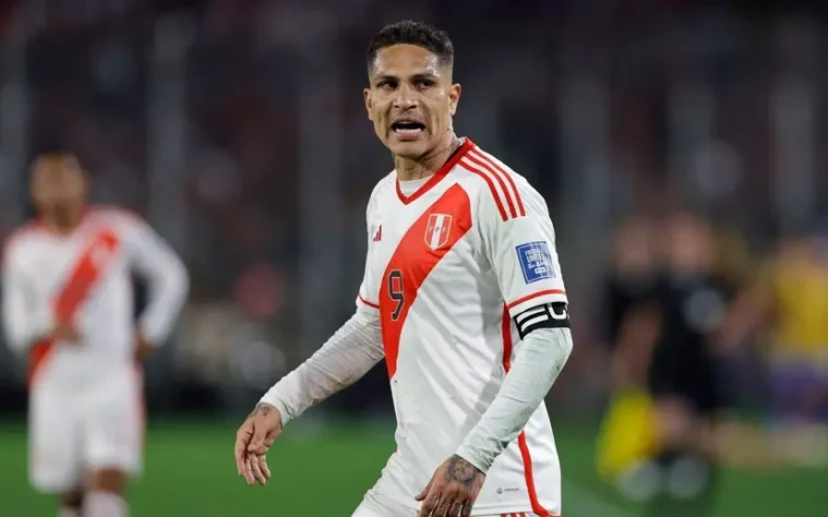 APOSENTADORIA DA SELEÇÃO PERUANA - Após 20 anos de carreira pela seleção peruana, Paolo Guerrero anunciou sua aposentadoria. O atacante de 41 anos decidiu encerrar seu ciclo com a camisa do Peru para focar na reta final de sua carreira no Alianza Lima.