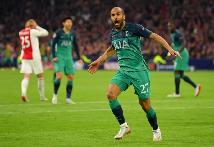 Ajax x Tottenham Hotspurs - 2018/19 - Semifinal: O Tottenham chegava para o segundo tempo da segunda partida precisando marcar três gols, já que havia sofrido uma derrota de 1 a 0 no primeiro confronto, e estava perdendo por 2 a 0 na Holanda. Com o heroísmo de Lucas Moura, que marcou um hat-trick no último lance, o Tottenham se classificou para a final da Champions League.